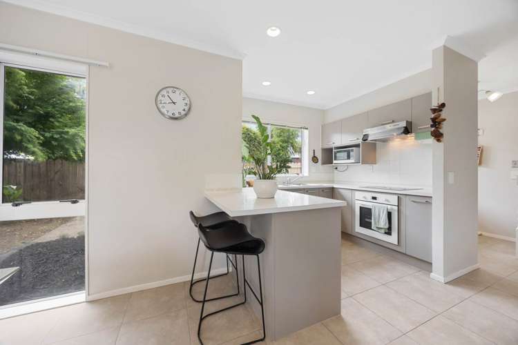 2/26 Headcorn Place Botany Downs_5