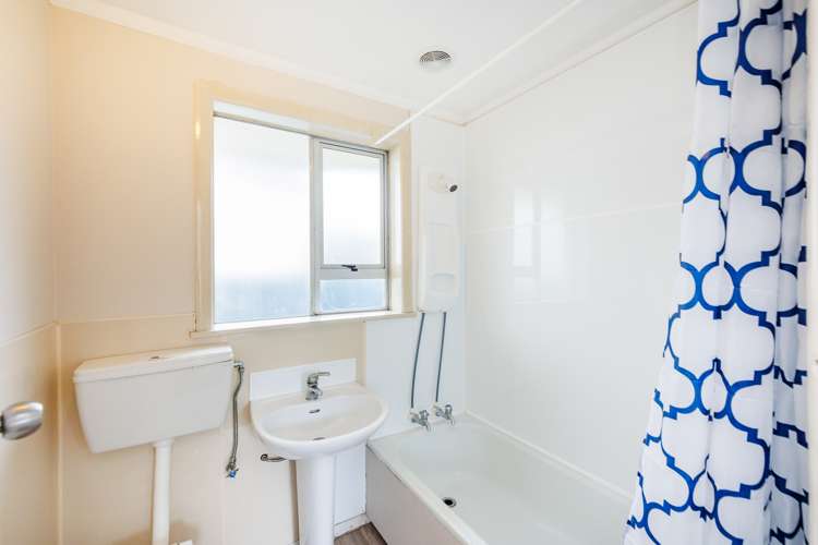 2/120 Featherston Street Palmerston North Central_6