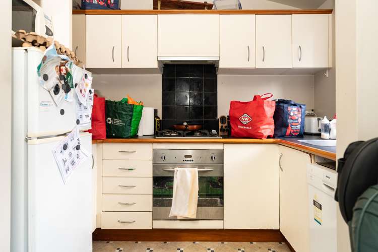 16 Austin Street Mount Victoria_11