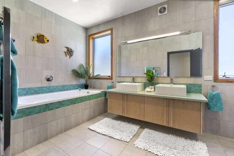 66 Porterfield Road Whitford_27