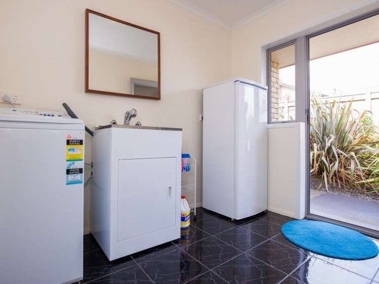 25 Montrose Place Highlands Park_23