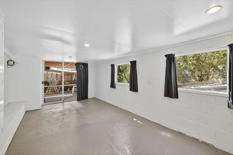 420 Marine Drive Charteris Bay_29