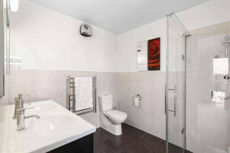 6 Commodore Place Britannia Heights_11