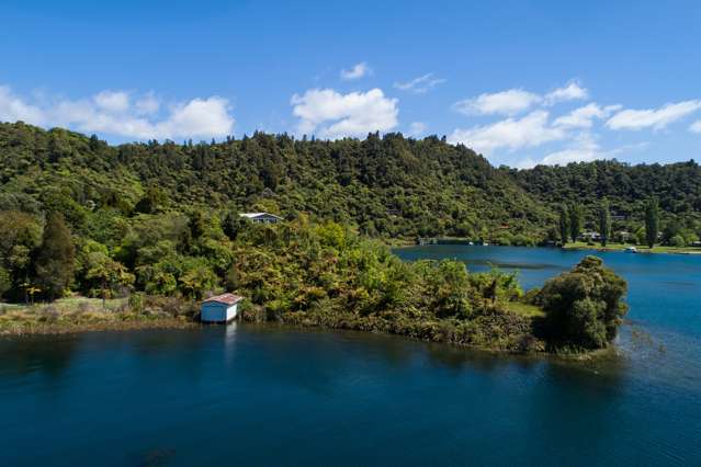 9 Alexander Road Lake Tarawera_1