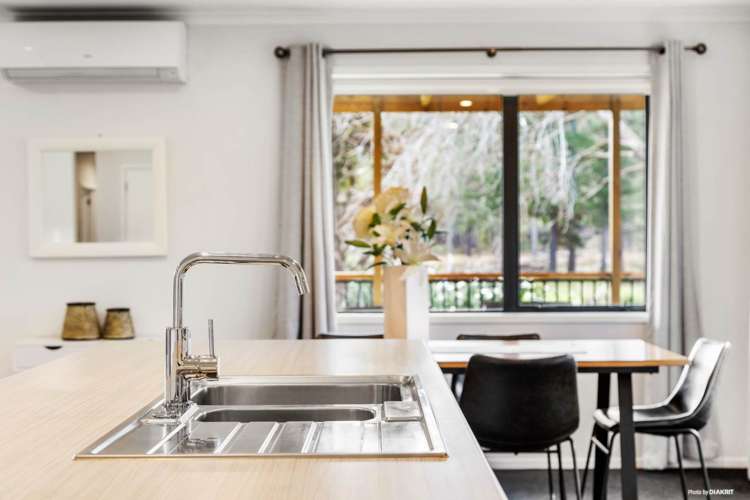 15 Riverboat Lane Helensville_9