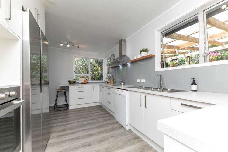 78 Captain Scott Road Glen Eden_5