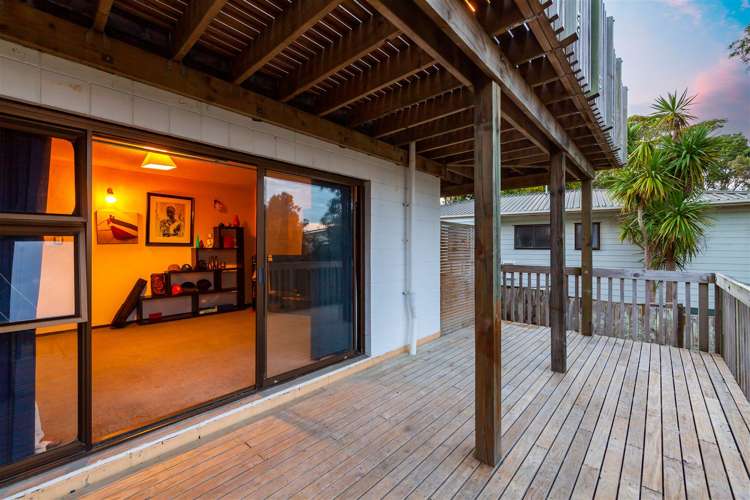 212 Royal Road Massey_17