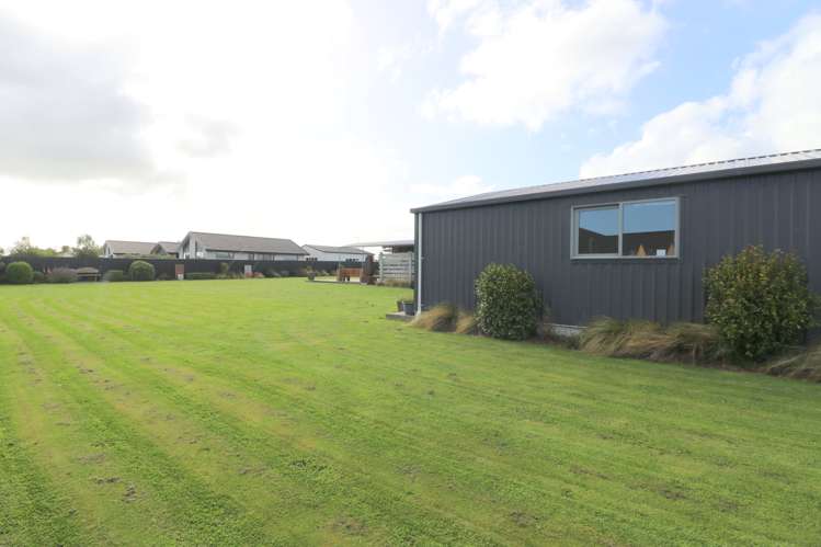 21 Sunrise Drive Seaward Bush_45