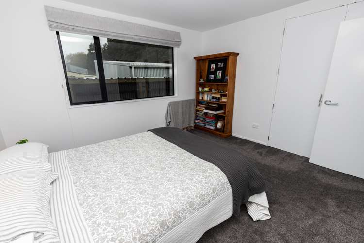 23 Pandora Avenue Camerons_10