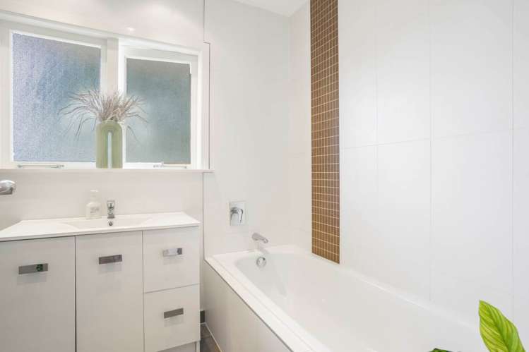 4 Montgomery Avenue Belmont_13