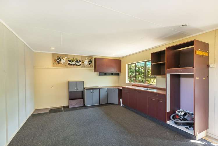 2 Wedgewood Grove Raumati Beach_16