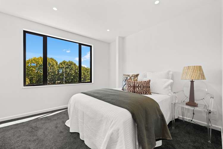 2/11 Carlton Mill Road Merivale_19