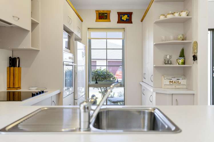 4 Lakeridge Close Rangatira Park_8