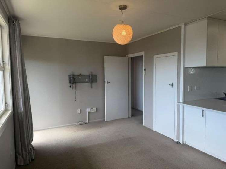 2/15a Holsworthy Road Lower Vogeltown_11