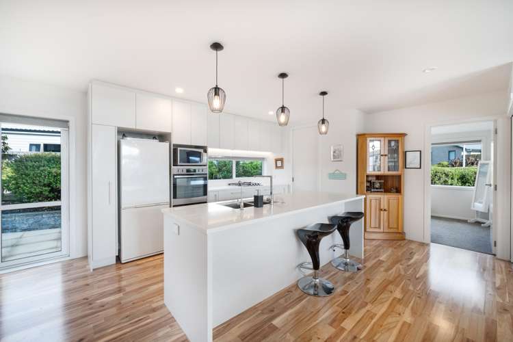 22 Banks Boulevard Whitby_2