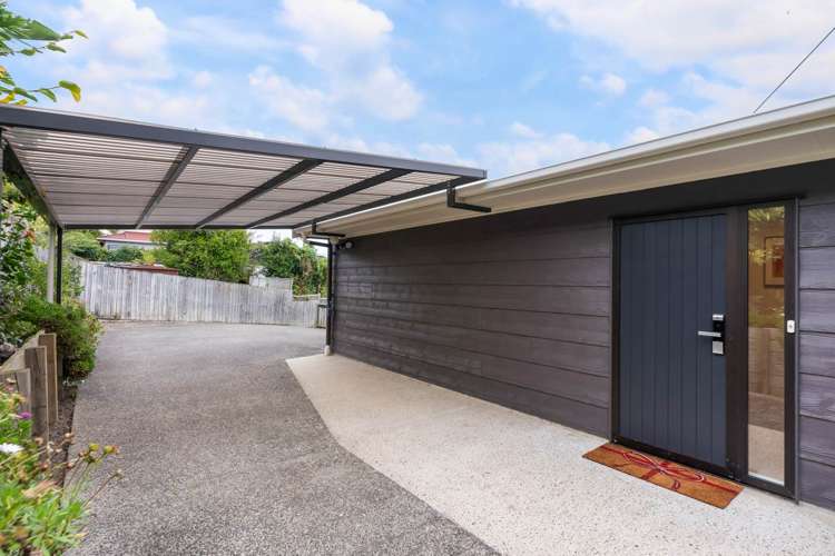 2/865 Beach Road Waiake_21