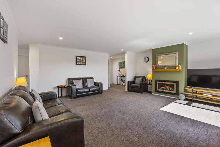 32 Honeyfield Drive Whalers Gate_12