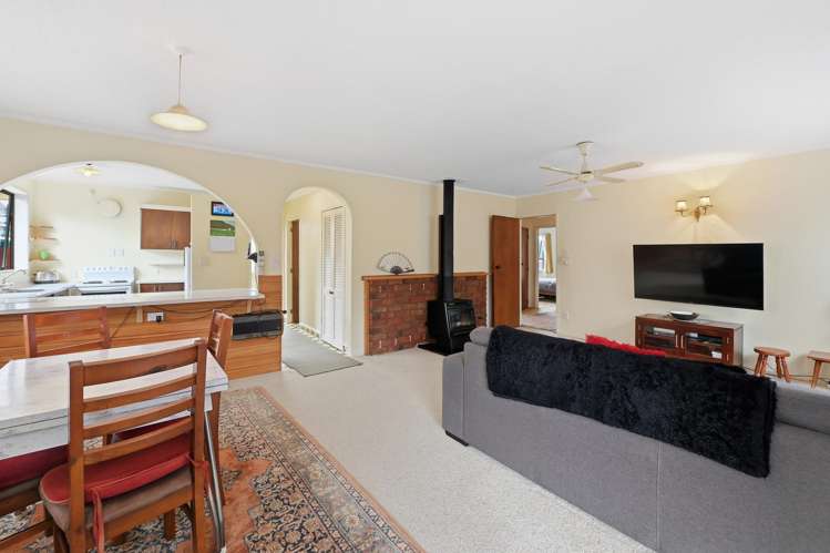 15 Mahanga Road Fairy Springs_3