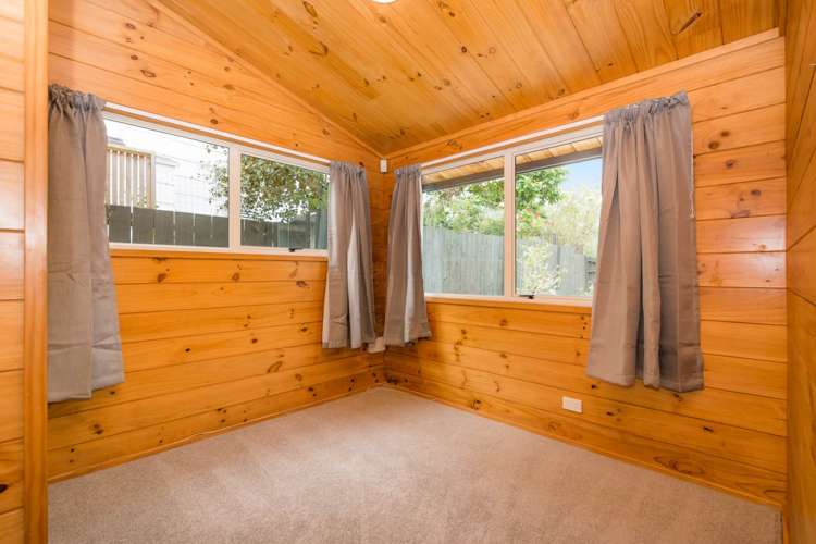 7 Scarlock Avenue Browns Bay_7