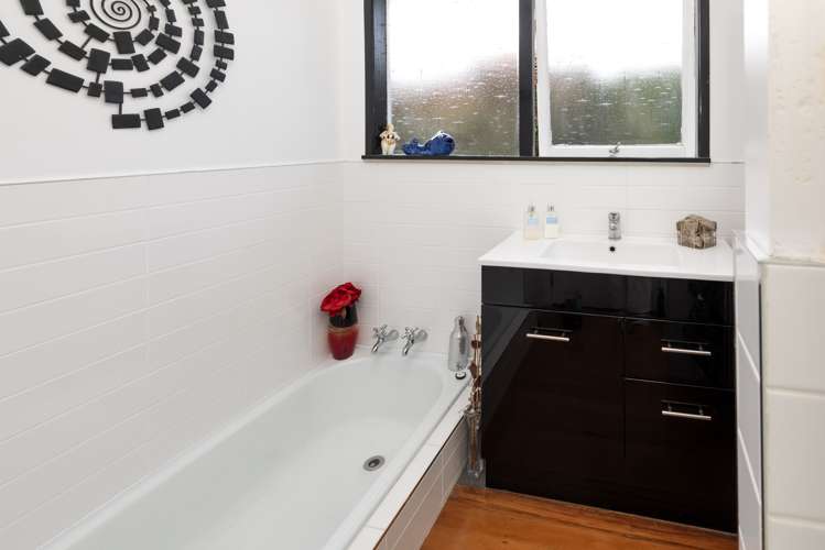 18 Camwell Close Bucklands Beach_13