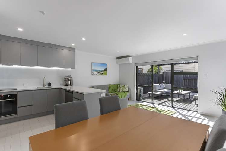 2/15 Harbour View Road Te Atatu Peninsula_7