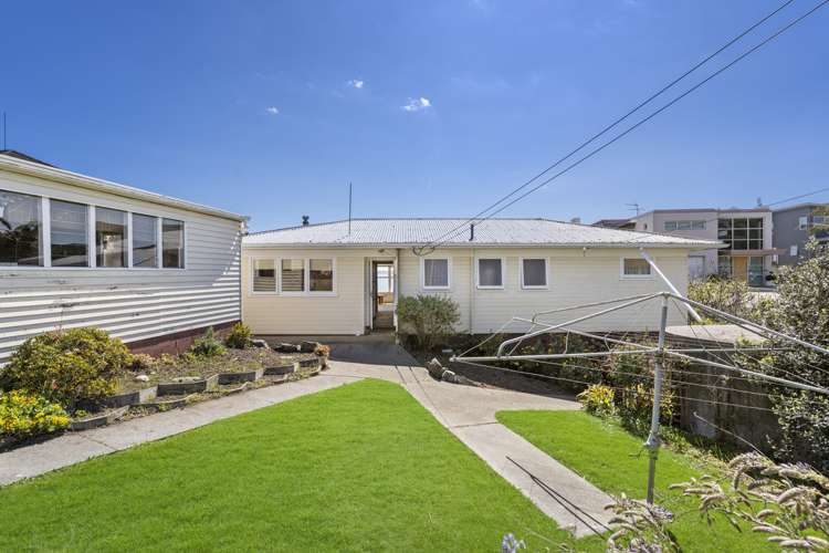 29 Hawke Crescent Beachlands_14