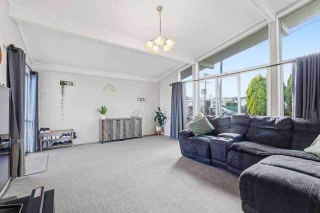 83 Devon Road Springvale_1