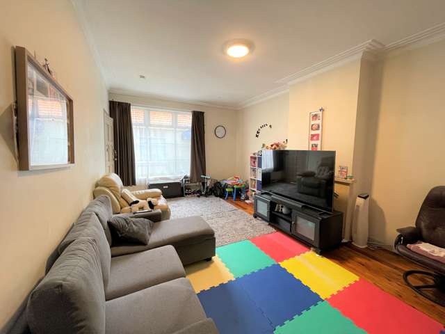 1/1 Hazel Avenue Mount Roskill_3