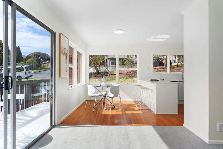 1/1 Nea Place Hillcrest_6