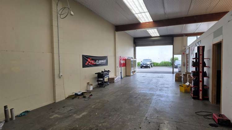 3A, 62 Henderson Valley Road Henderson_3