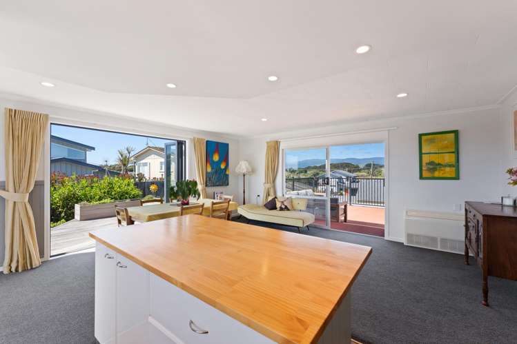 17 Moana Street Otaki Beach_10