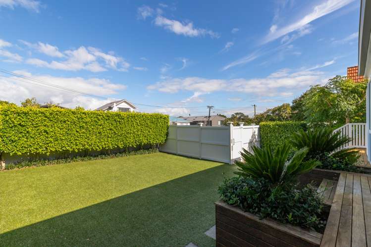 11 Lynch Street Point Chevalier_26