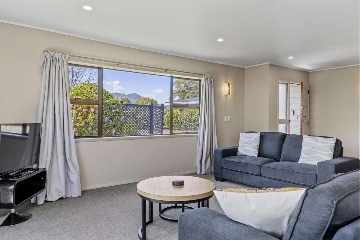 2/7 Kathleen Place_4