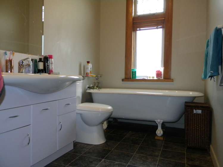 147 Weld Street Hokitika_11