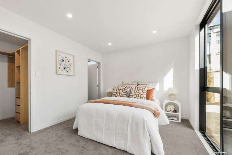 7 Kauri Gum Rise Swanson_10