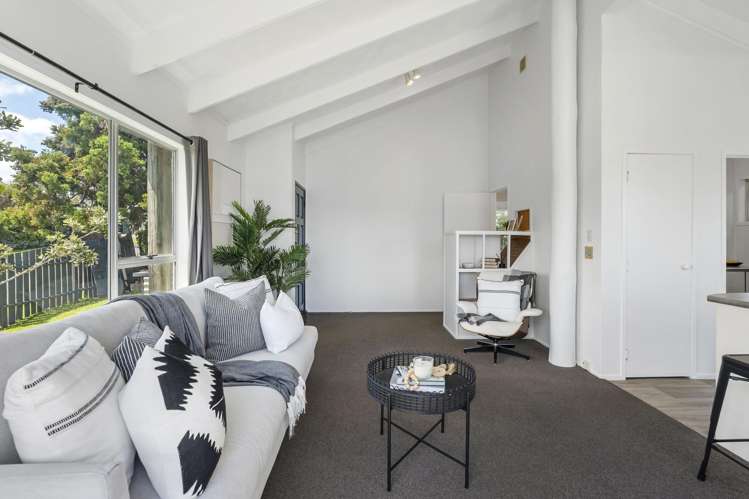 1/6 Oruamo Place Beach Haven_8