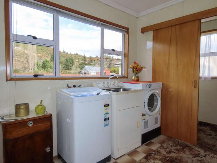 97 Broadway Reefton_10