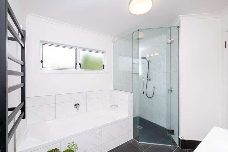 8 Menin Road Onekawa_12