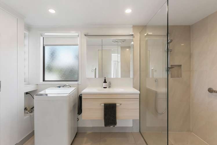 19 Davita Place Farm Cove_22