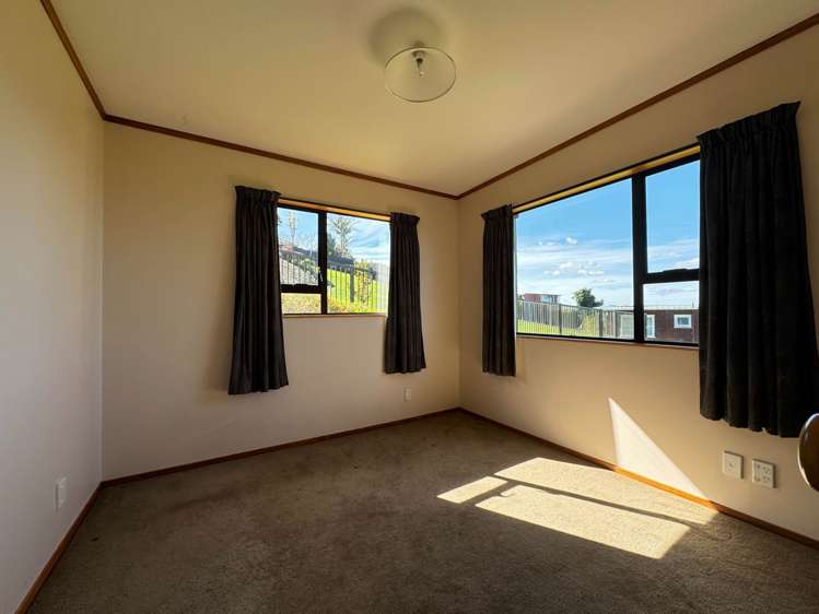 7 Viking Avenue Hillsborough_18