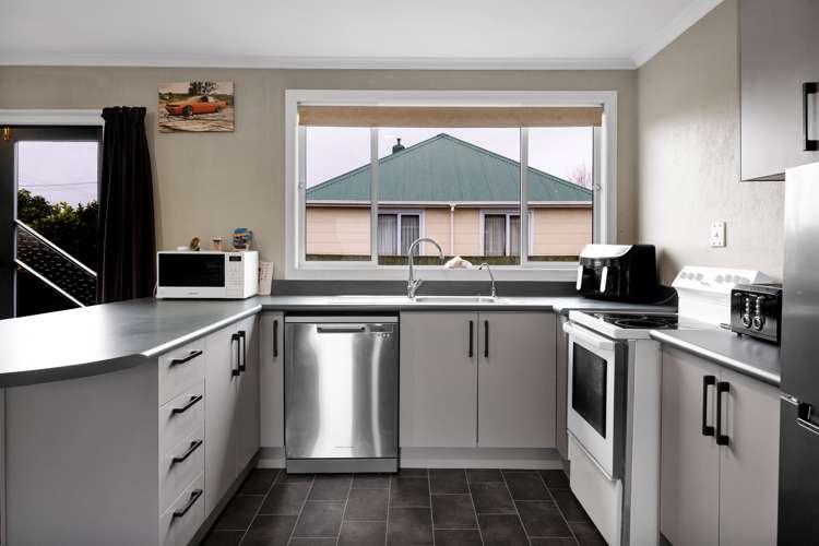 1 Malone Place Hawera_9