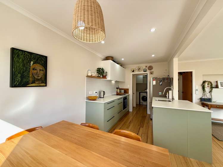 19 Lorenzen Bay Road Raglan_14