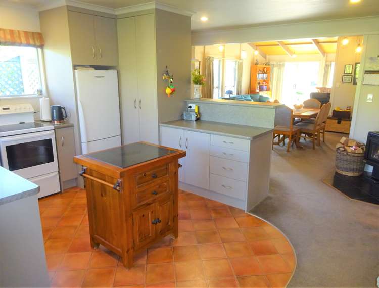 6 Cousins Avenue West Foxton Beach_10