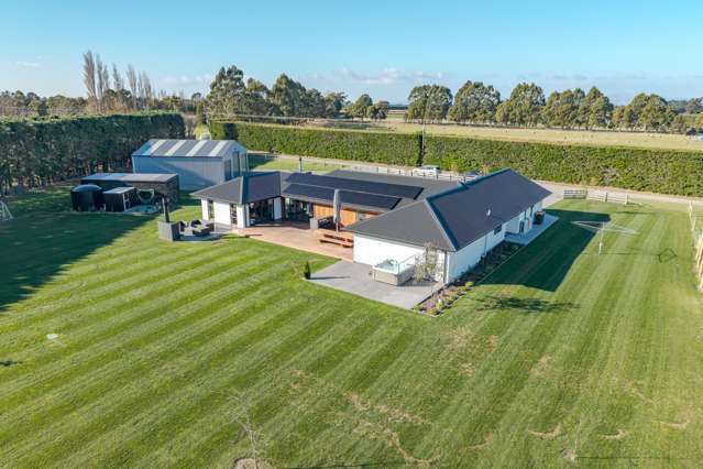 Secluded lifestyle living on four hectares