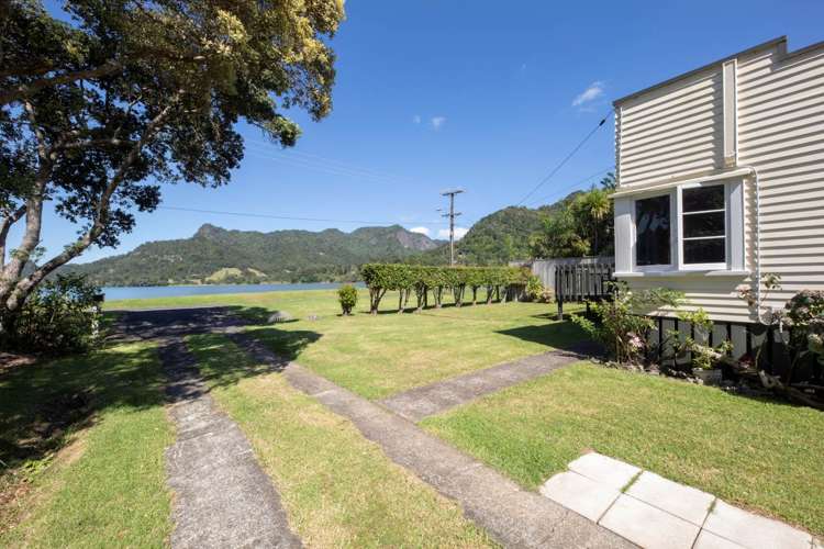 1220 Huia Road Huia_2