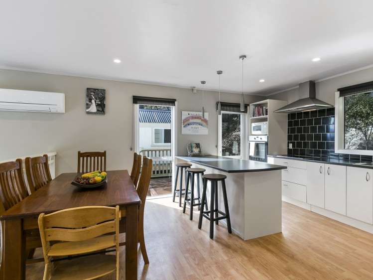 27 Tukanae Street Strathmore Park_5