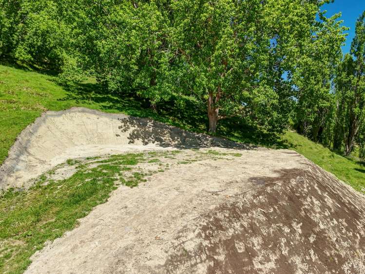 52 Longacre Road Okoia_9