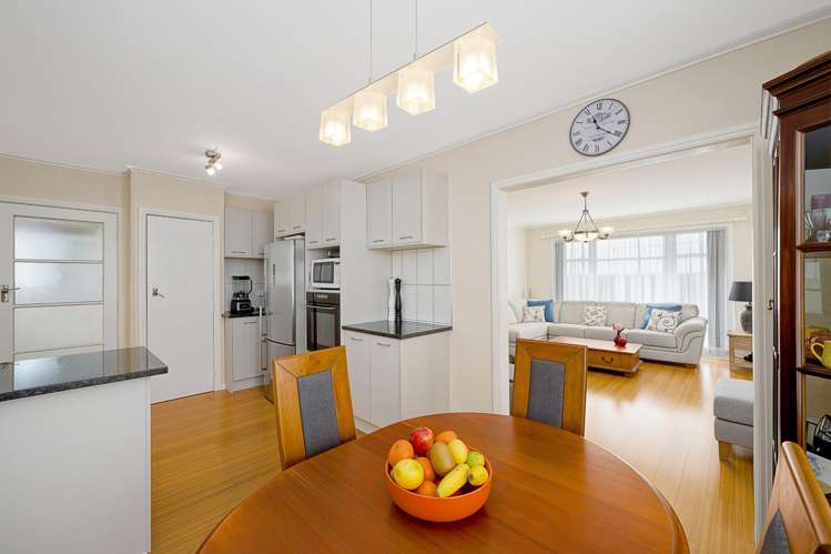 10 Kelwyn Road Kelston_23