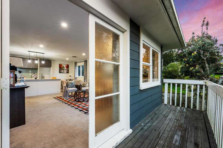 25a Hewlett Road Massey_14