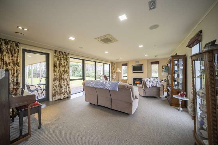 1127 Te Anau Mossburn Highway Hillside_12